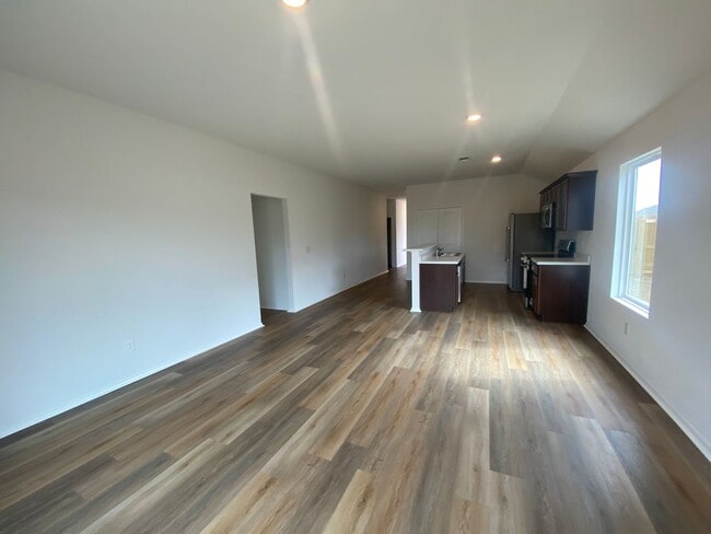 Photo - 4 Bedroom, 2 Bathroom home in Valley View School District!