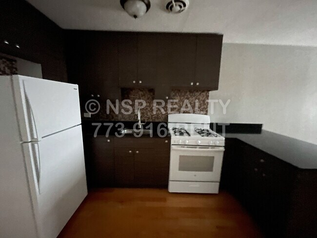 Photo - 8504 Waukegan Rd