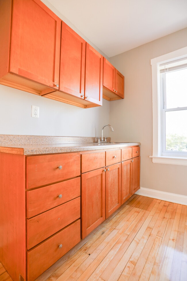 Photo - 4051 W Melrose St Unit #1N