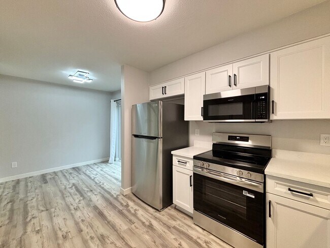 Photo - Newly Renovated 3Bedroom Duplex on Garden Home!!