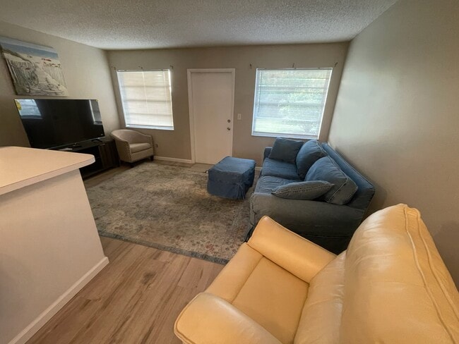 Photo - 52 Woodland Dr Unidad 104