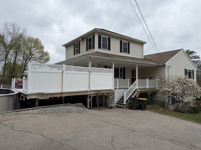 Photo - 81 N Main St
