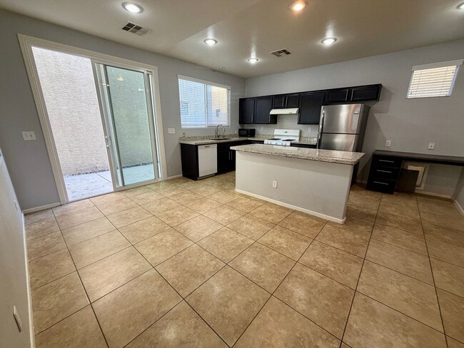 Photo - Gorgeous 3 bedroom 1 car garage home in SW ready for immediate move-in!!