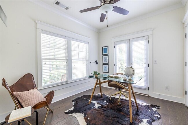Photo - 1002 Braeburn Ln