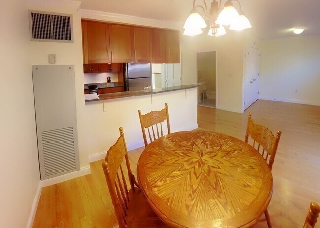 Photo - 2 St Paul St