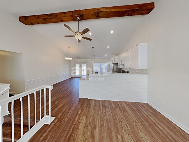 Photo - 356 Darter Cove NW