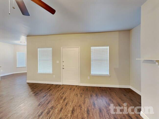 Photo - 2115 Mesa Wood Dr