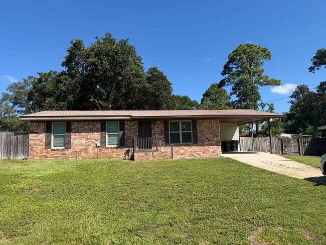 "Charming 3-Bedroom Oasis in Fort Walton Beach!"