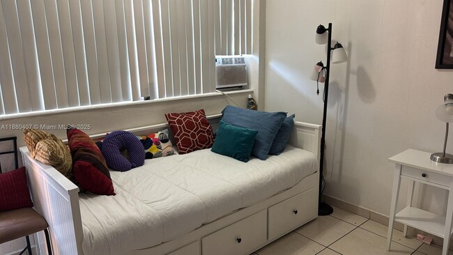 Photo - 26 Diplomat Pkwy Unidad 2318