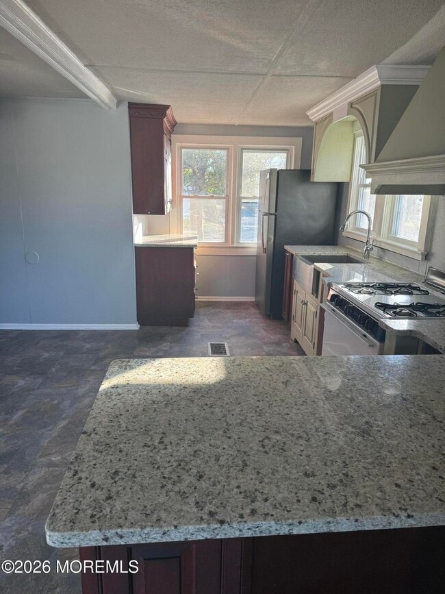 Photo - 6 W Pleasant Grove Rd