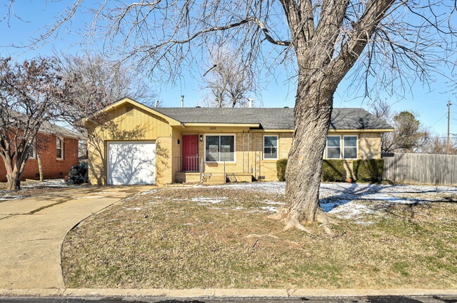 Photo - 2501 Ashley Dr