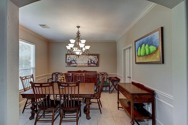 11114 Sherwood Garden Dr