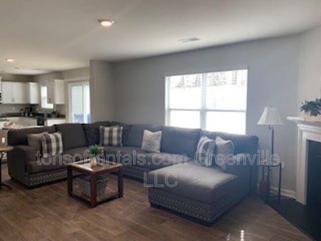 Photo - 304 Millen Dr