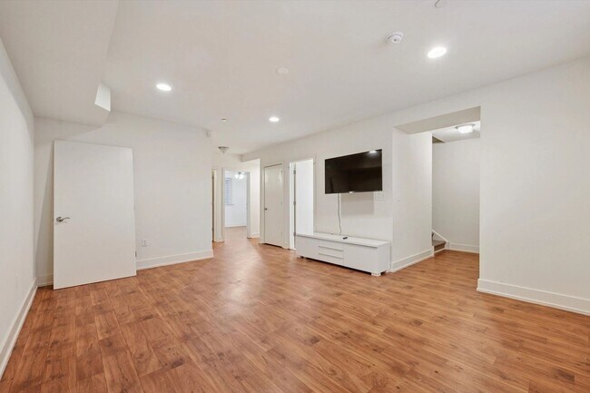 Photo - 1501 Master St Unit 1