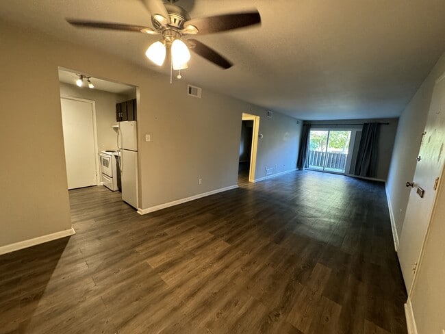 Photo - THE VILLAGES SOUTH 330 Unidad B