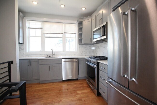 Photo - 108 Main St