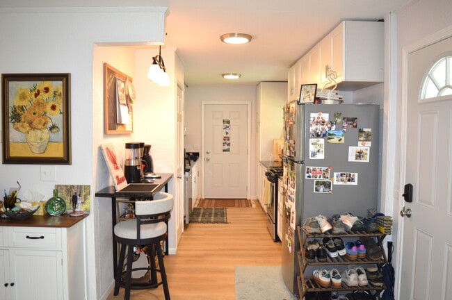 Photo - 941 Dane St