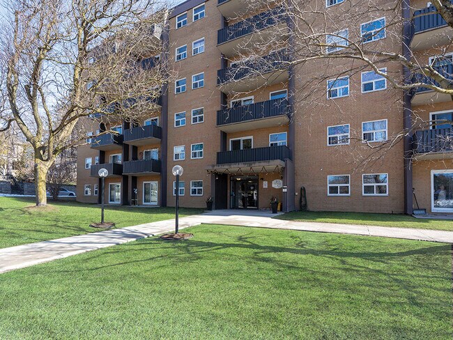 Photo - Hanover Towers