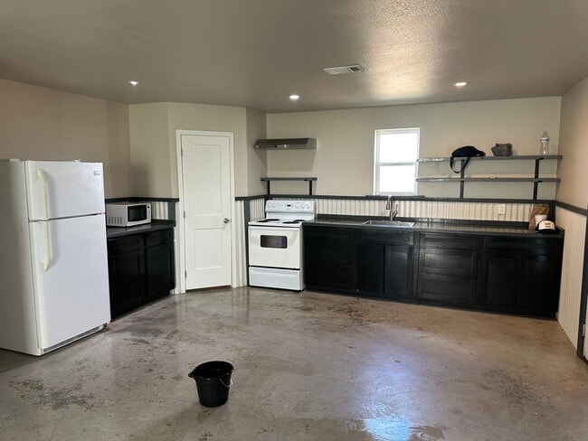 Building Photo - 9560 FM 467 Unit A Rental