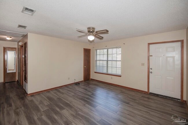 Photo - 496 Lownde Ave