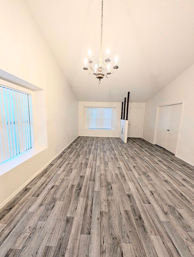 Photo - AVAILABLE NOW IN GREAT GILBERT LOCATION WITH NO HOA!!!