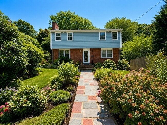 Photo - 27 Maplewood Ave
