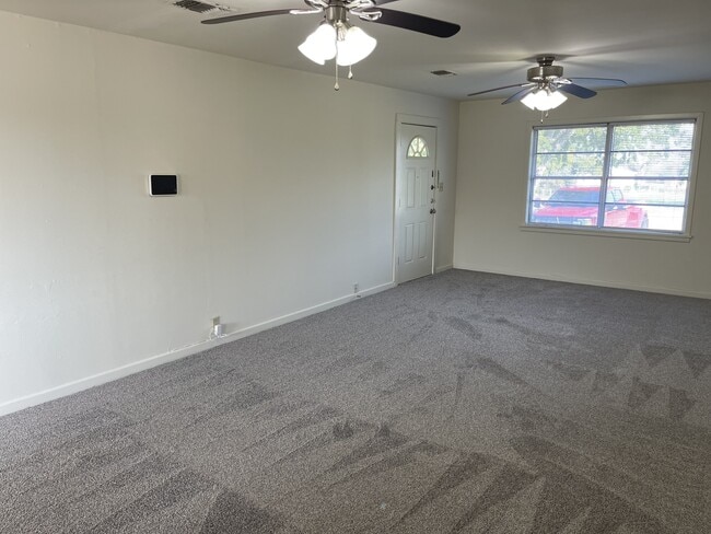 Photo - 12341 TX-21