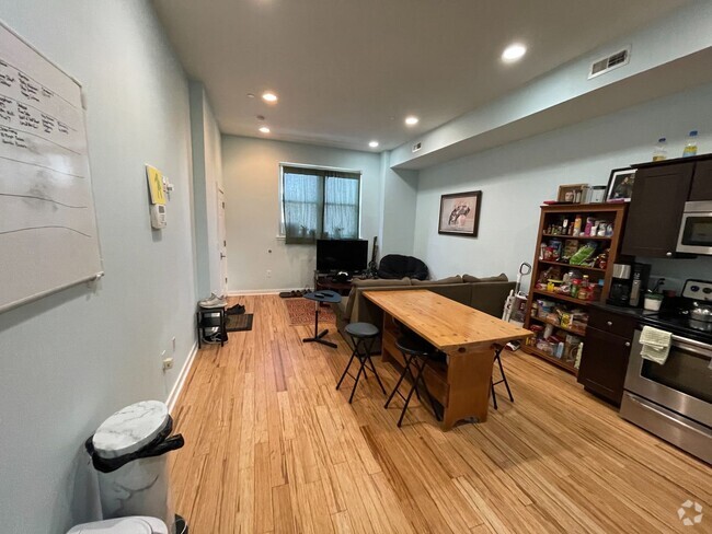 Building Photo - 1411 W Thompson St Unit 1 Rental