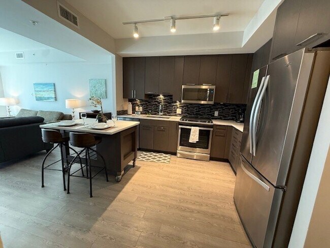 Photo - 95 8th St NW Unidad SI ID1604352P