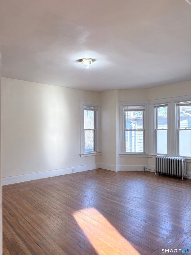 Photo - 733 Elm St Unidad 2