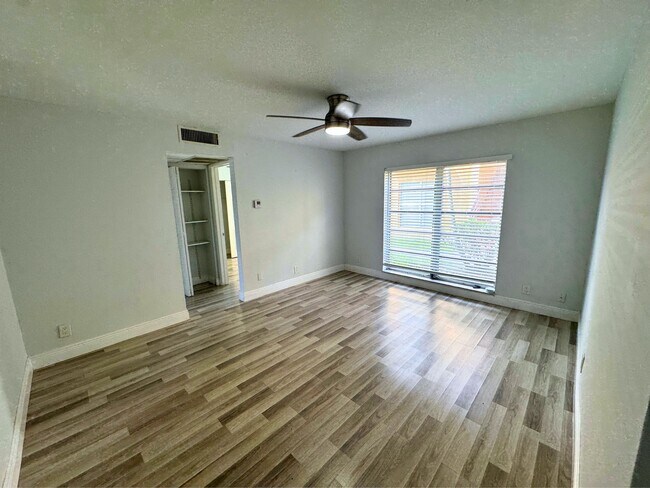 Photo - 4501 Treehouse Ln