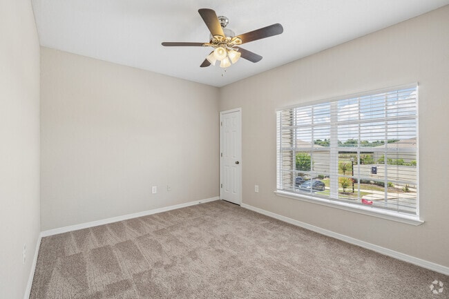 2BR, 2BA - 1075SF - Primary Bedroom