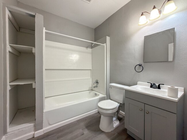 Photo - 908 S 19th St Unit B
