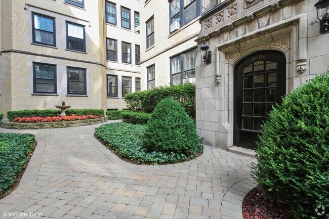 Building Photo - 3606 N Pine Grove Ave Unit 1K Rental