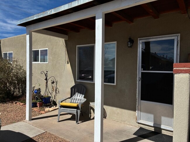 Building Photo - 3055 Jemez Rd Unit 2