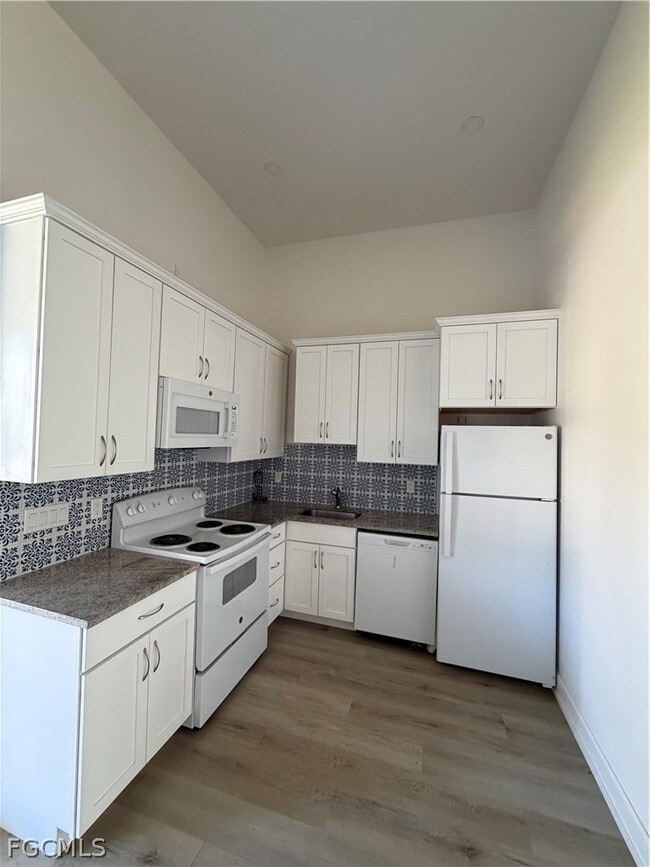 Building Photo - 11621 Tomato Rd