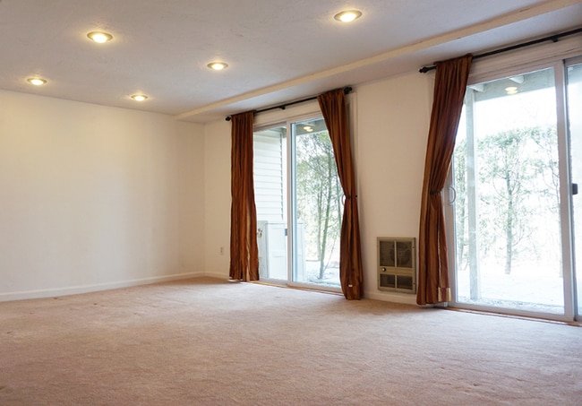 Photo - 15 Lordvale Blvd