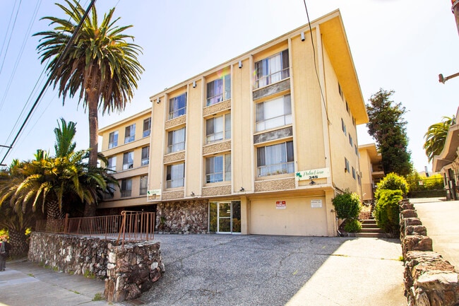 345 MacArthur