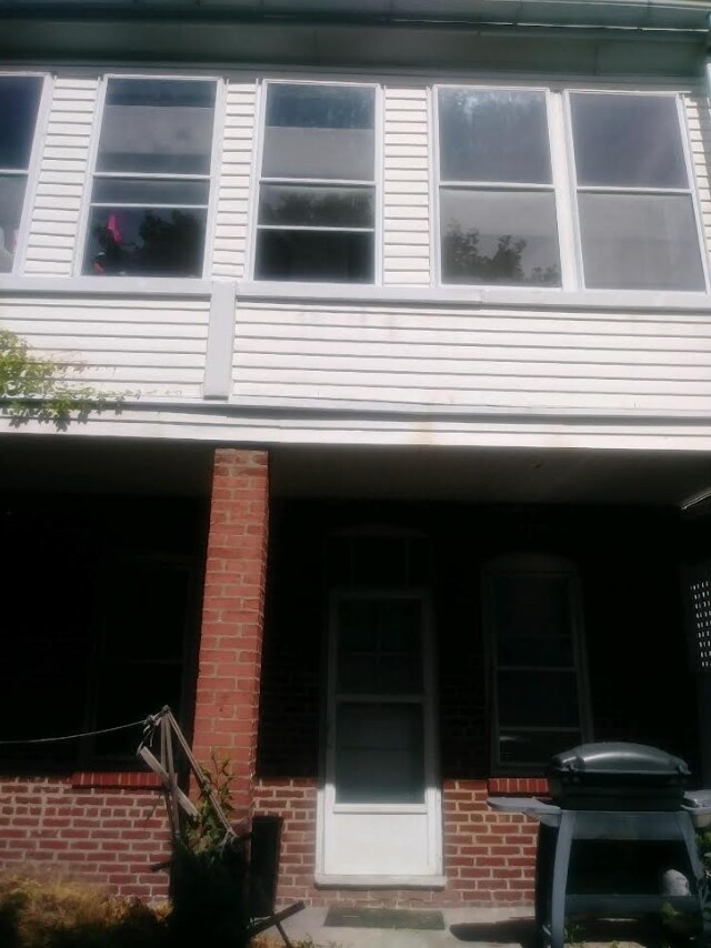 Photo - 521 W Race St