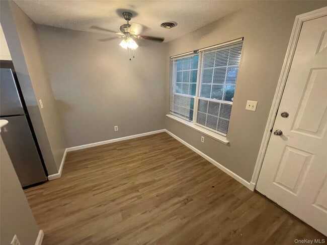 Photo - 1902 Rosewood Ct