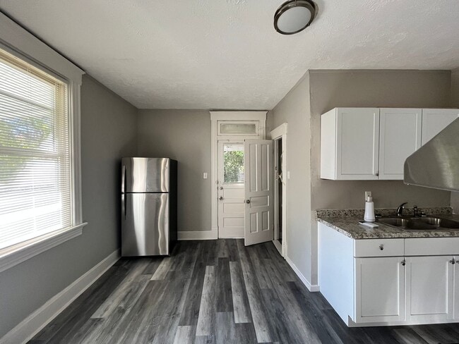 Photo - 2507 Knorr Ave