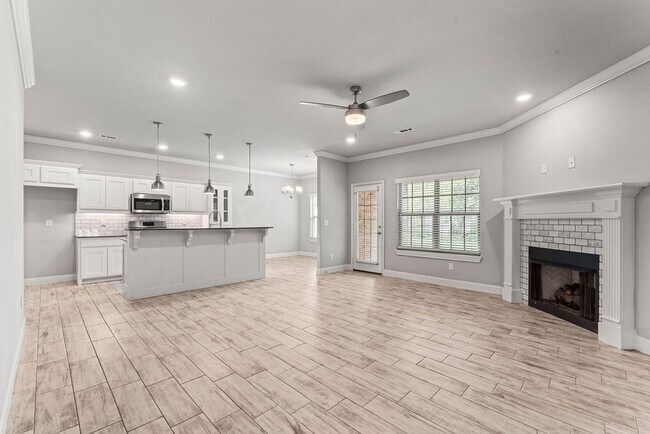 Photo - 2302 S Aspen St