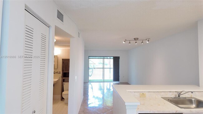 Photo - 2236 N Cypress Bend Dr Unit 207