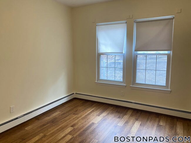 Photo - 70 S Huntington Ave Unidad 12