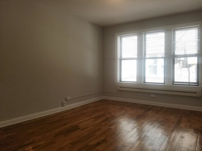 Photo - 4631 N Paulina St Unit 210