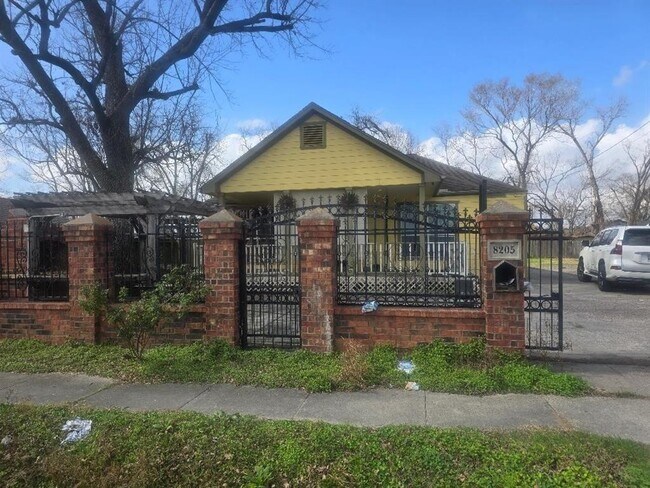 Photo - 8205 Appleton St House