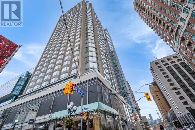 Photo - 155 Yorkville Ave Unité 501