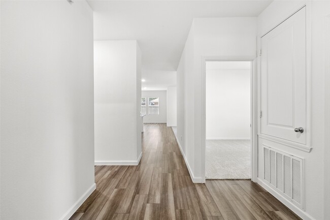 Building Photo - 3602 Admiralty Dr