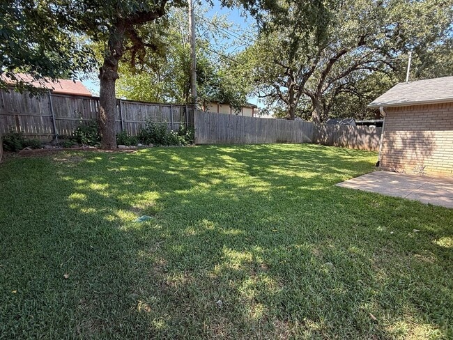 Photo - 6700 Forestview Dr
