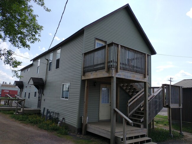 Building Photo - 211 Unit Apt #2